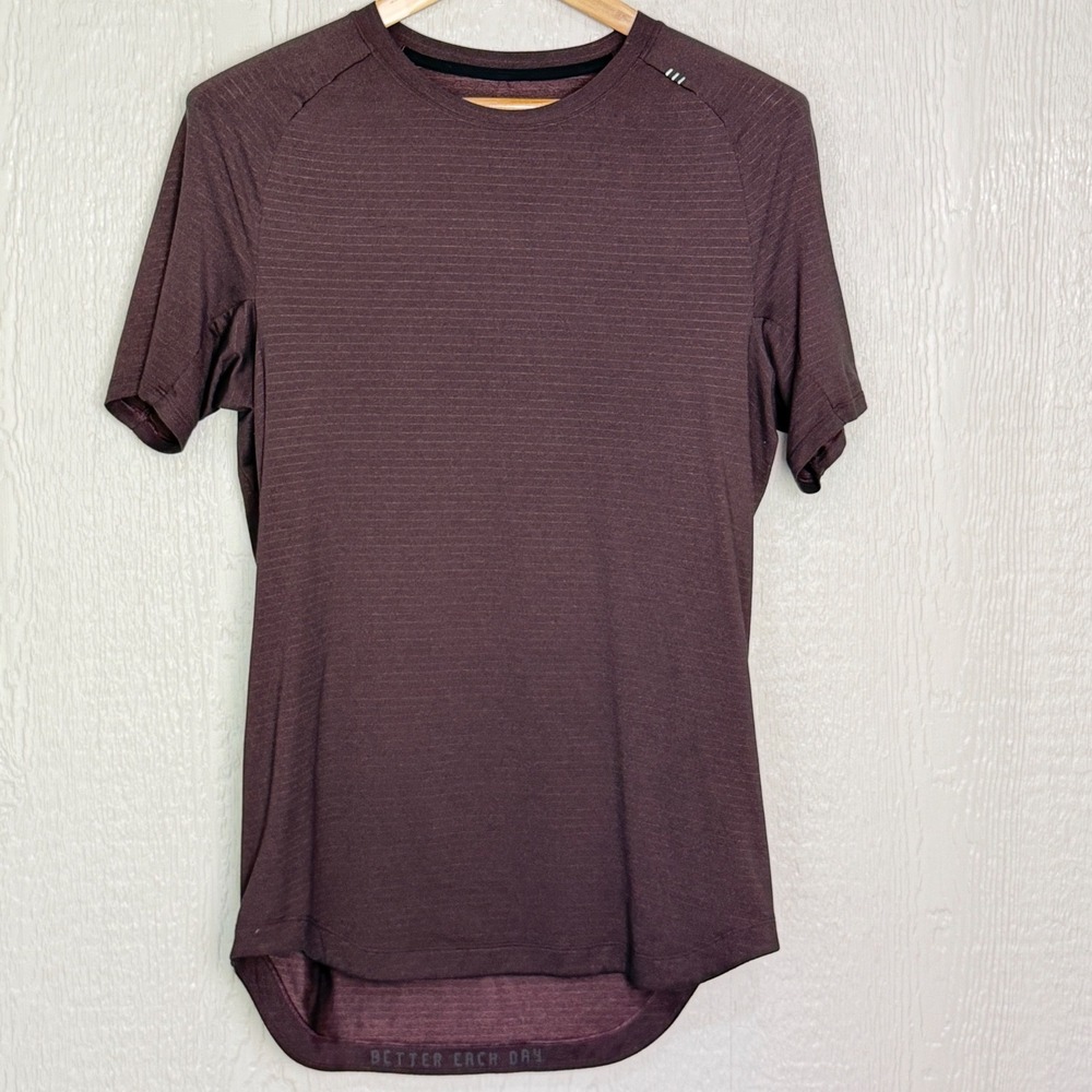 Lululemon Metal Vent Tech Short Sleeve Shirt Mens Burgundy Heathered Plum S